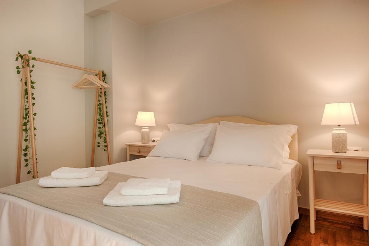 Acropolis View 4 Bedroom Flat *