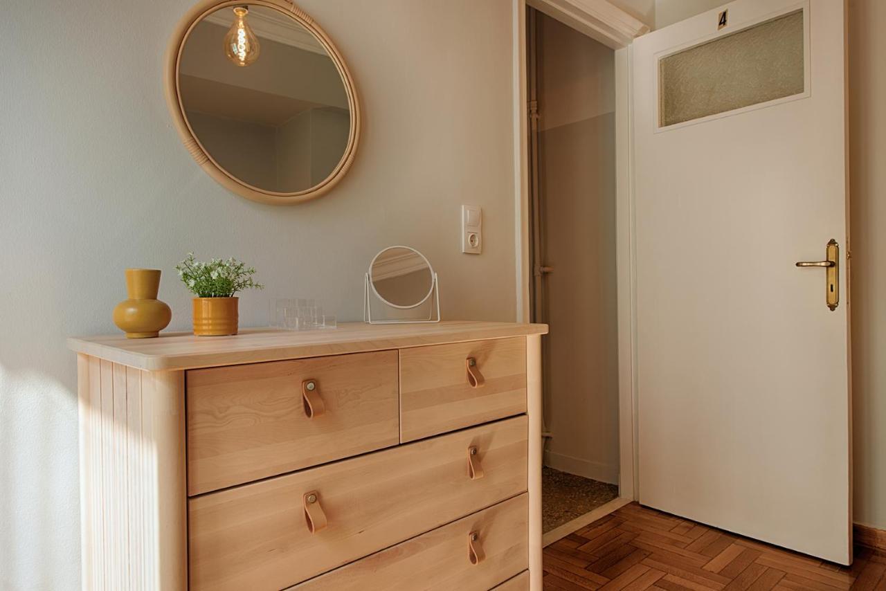 Acropolis View 4 Bedroom Flat * Athens
