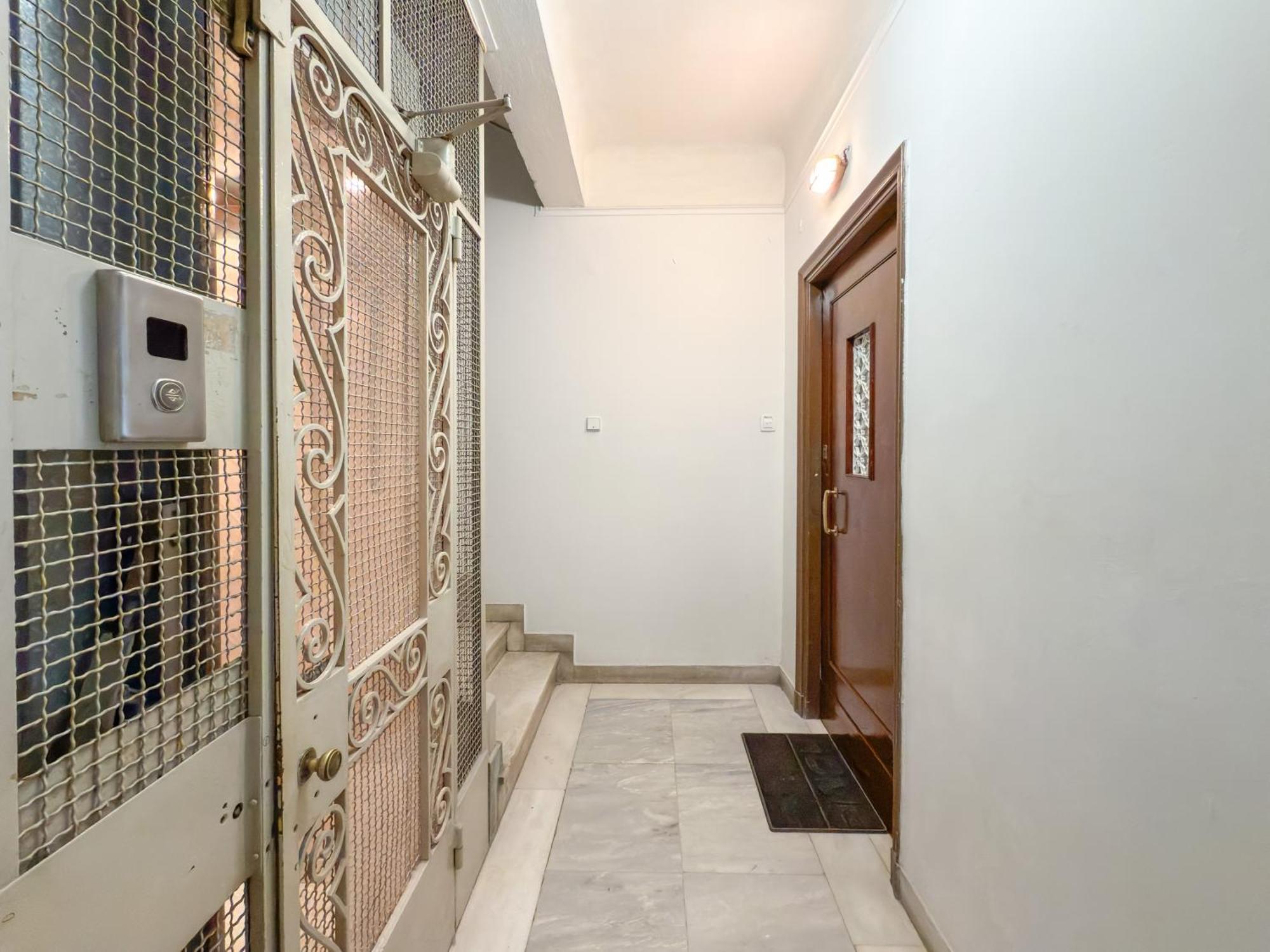 Acropolis View 4 Bedroom Flat Apartment *
